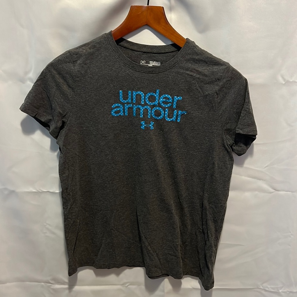 (105) Under armor shirt sleeve shirt